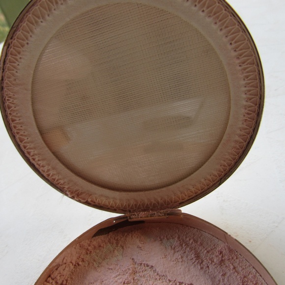 Vintage Dorset Gold and Silver Toned Compact - Picture 5 of 6